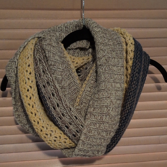 Cozy Knit Infinity Scarf - Picture 1 of 2